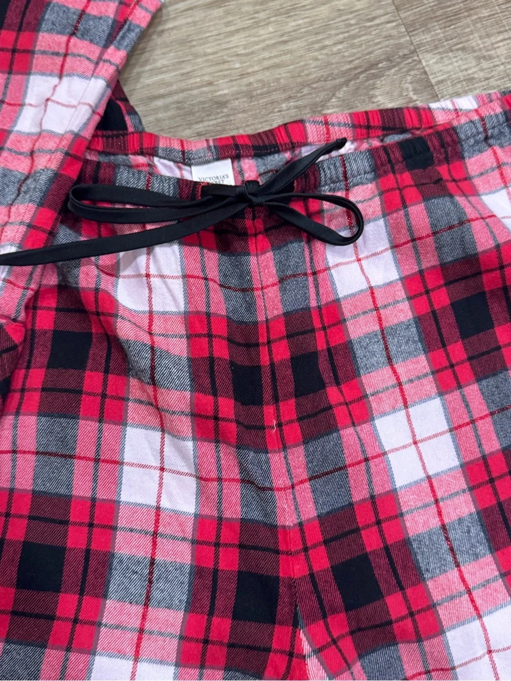Victoria’s Secret Red black Plaid Flannel Pajama Set Button Front Size Small